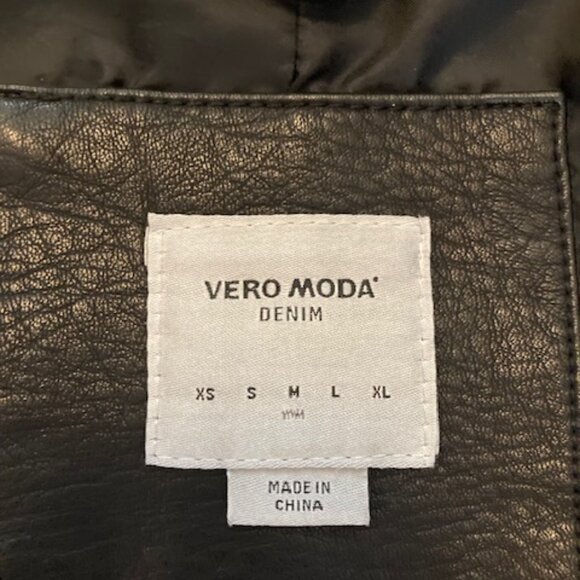 Vero Moda Black faux leather bomber/ biker jacket. Never worn perfect size M - Picture 5 of 9